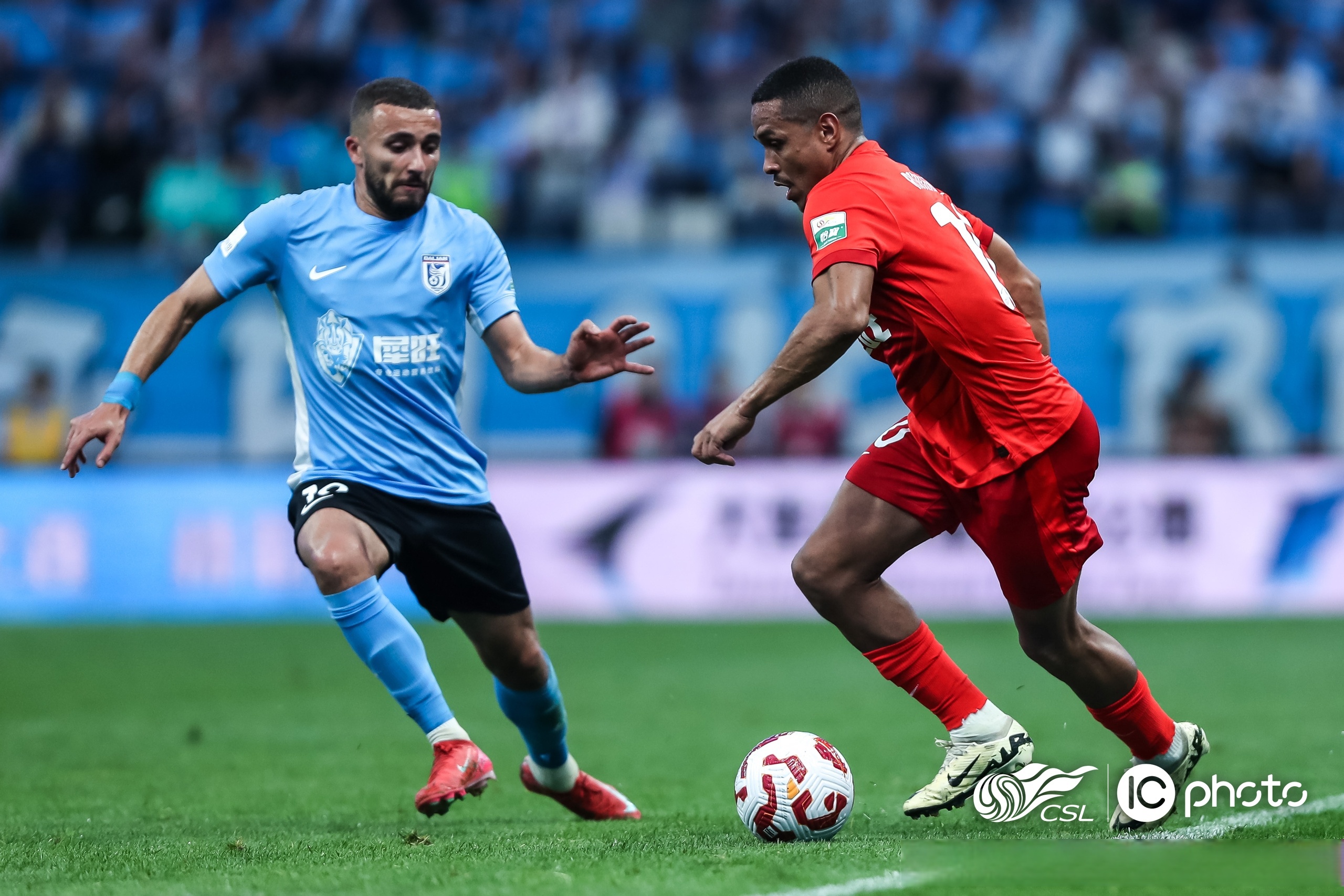 赛地聚焦：CBA常规赛今晨热度飙升，上海海港远射贴柱，压力陡增，细节决定成败的简单介绍