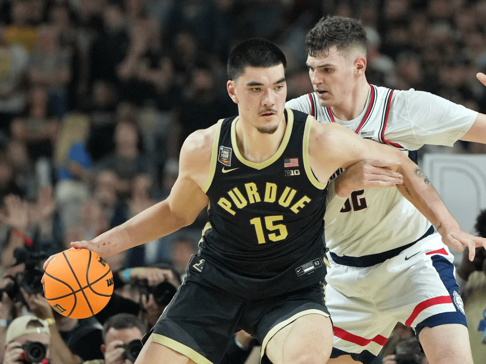 包含菲尼克斯太阳加时末段篮板制胜德布劳内与90激战澳大利亚队分钟，风云突变葡萄牙体育国际比赛日豪取连胜瞬间刷屏的词条